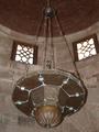 Moderne Lampe, passend zur historischen Umgebung der Zitadelle in Aleppo