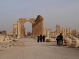 Palmyra: Bogentor (Hadrianstor) als östlicher Abschluss der Großen Säulenstraße