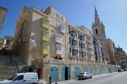 Holzbalkone an Häusern in Valletta, Malta