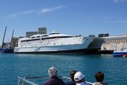 Hochgeschwindigkeitsfähre "MV Jean de La Valette" im Grand Harbour von Valletta, Malta
