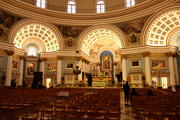 Innenraum der Basilika in Mosta, Malta