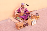 Musiker in den Gassen der Kasbah von Marrakech, Marokko
