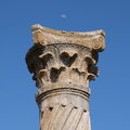 Detail einer Steinsäule in Volubilis, Marokko
