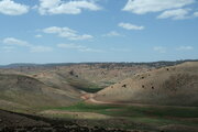 Landschaft in der Nähe des Lac Aguelmame Sidi Ali, Marokko