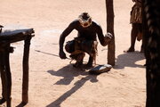Damara Living Museum: Vorführung der traditionellen Eisenbearbeitung