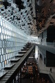 Foyer und Glasfassade des Konzerthauses Harpa in Reykjavík, Island