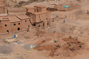 Baustelle zur Restaurierung von Lehmbauten im Ksar in Aït Ben Haddou, Marokko